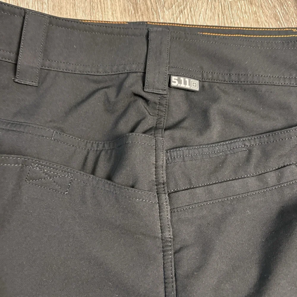 5.11 Tactical Shorts Mens‎ 44 Black Vaporlite Performance Stretch Pockets 73331